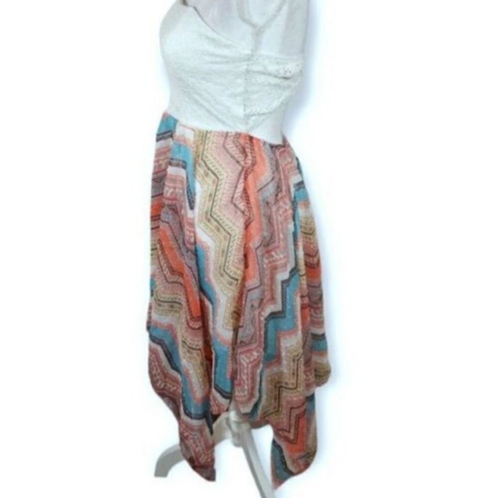 NO BOUNDARIES CREAM CROCHET & MULTICOLOR CHEVERON PRINT STRAPLESS DRESS SZ.L EUC - Picture 5 of 9